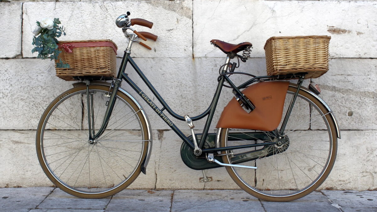 En retrocykel er en type cykel, der er designet med inspiration fra ældre cykelmodeller fra fortiden.