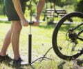 Hvordan pumper man en cykel? Se den nemme trin-for-trin-guide her.