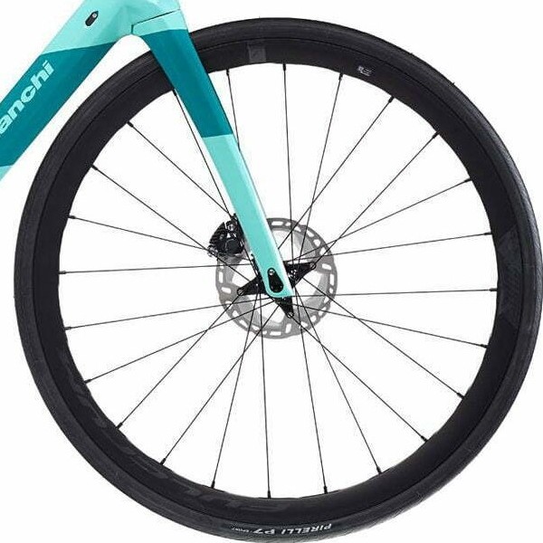 front hub på Bianchi Infinito 105 Di2