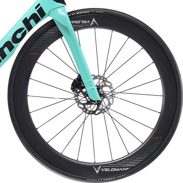 front hub på Bianchi Oltre Comp 105 Di2 24sp