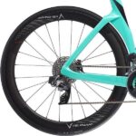 Bagnav på Bianchi Oltre Comp Rival eTap AXS 24sp