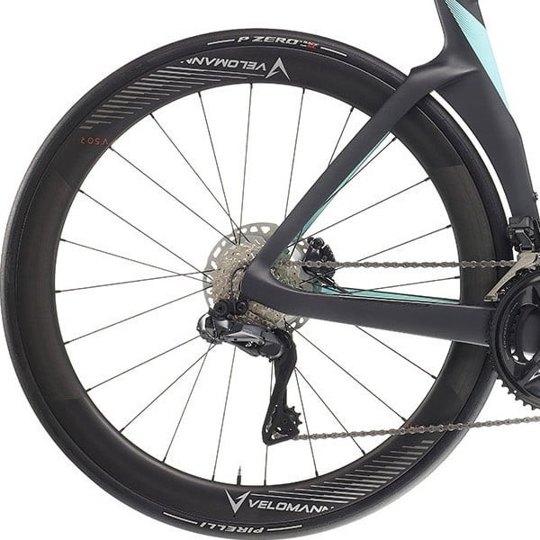 Bagnav på Bianchi Oltre Pro Durace Di2 24sp