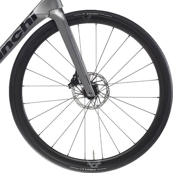 front hub på Bianchi Specialissima COMP Ultegra Di2 24sp