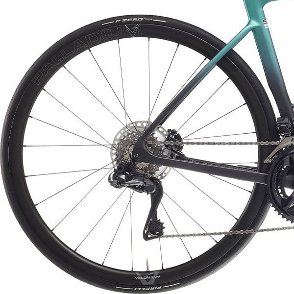Bagnav på Bianchi Specialissima PRO Sram Force eTap AXS