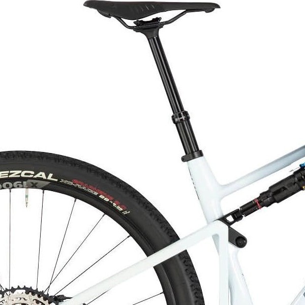 Sadel på BMC Fourstroke THREE