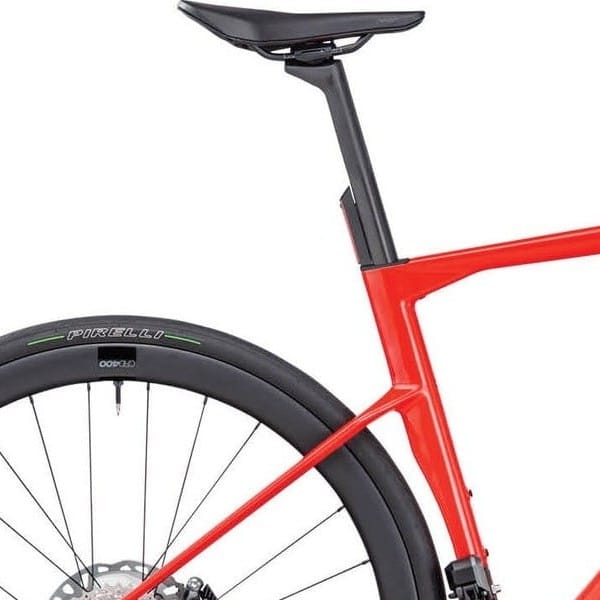 Sadel på BMC Roadmachine 01 AMP TWO