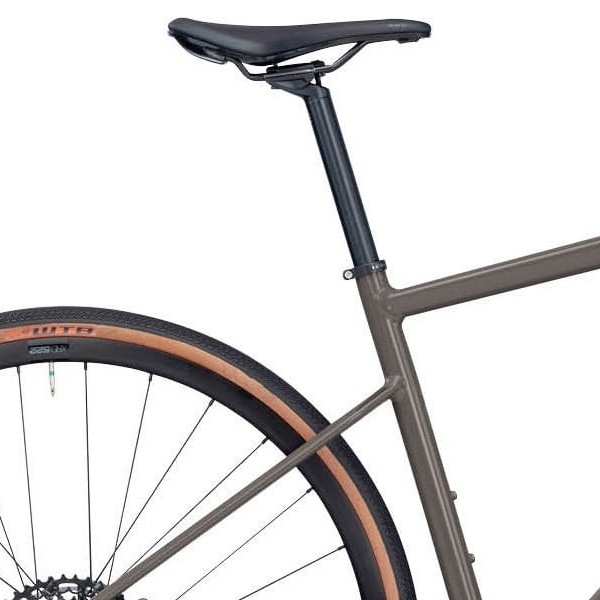 Sadel på BMC Roadmachine AL X ONE