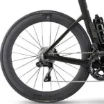 Bagnav med SHIMANO Dura Ace Di2 12spd bagskifter på BMC Timemachine Road 01 ONE