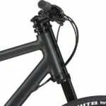 Styr med 9-speed gearskifter på Cannondale 27.5 Bad Boy 2