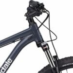 Styr med 9-speed gearskifter på Cannondale Trail 6