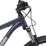 Styr med 9-speed gearskifter på Cannondale Trail 6
