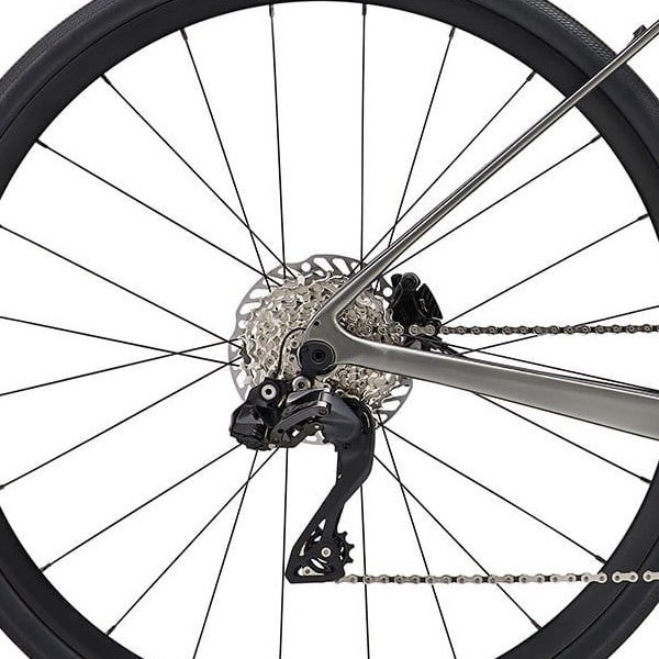 Bagnav på Giant Defy Advanced 1