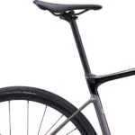 Sadel på Giant Defy Advanced 1