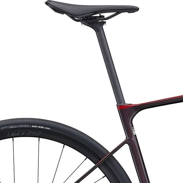 Sadel på Giant Defy Advanced 2