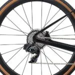 Bagnav med SRAM Force eTap AXS bagskifter på Giant Liv Devote Advanced Pro