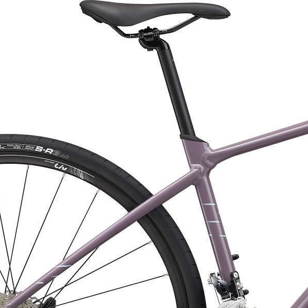 Sadel på Giant Liv Thrive 2