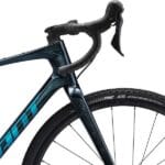 Styr på Giant Revolt Advanced 2