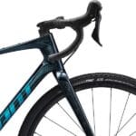 Styr på Giant Revolt Advanced 2
