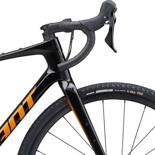 Styr på Giant Revolt Advanced 3