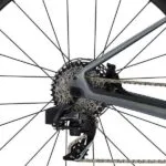 Bagnav med SRAM Force eTap AXS bagskifter på Giant Revolt Advanced Pro 0