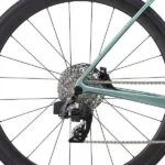 Bagnav med SRAM Rival eTap AXS bagskifter på Giant TCR Advanced 1+ AXS