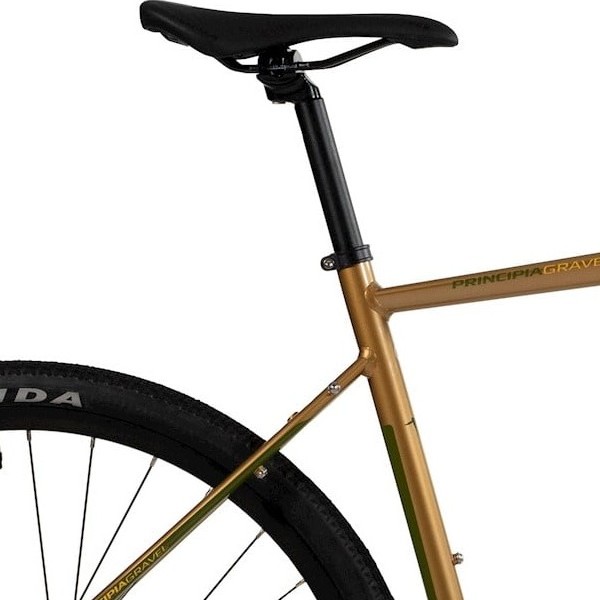 Sadel på Principia Gravel Alu