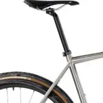 Sadel på Principia Gravel TiTAN SRAM Rival
