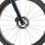 Fornav med Fulcrum WIND 42 DB Carbon fælg på Scott Addict 20