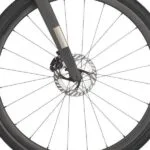Fornav med Fulcrum Rapid RED Carbon fælg på Scott Addict Gravel 10