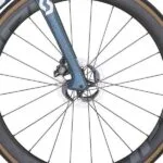 Fornav med Zipp 303SE Carbon Tubeless Disc fælg på Scott Foil RC Pro