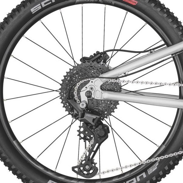 Bagnav på Scott Scale RC 400