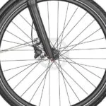 Fornav med Cross X17 Disc 32h fælg på Scott Sub eRIDE EVO