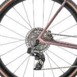 Bagnav med SRAM Rival XPLR eTap AXS bagskifter på Specialized Crux Expert