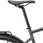 Sadel med 2-bolt sadelpind på Specialized Sirrus X 4.0 EQ