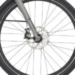 Fornav med Bontrager bagnav m fælg på Trek Allant+ 8S