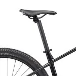 Sadel med Cannondale 4 sadelpind på Cannondale Trail 2