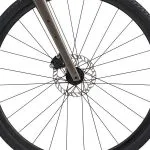 front hub på Giant Revolt 1