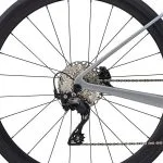 Bagnav med Shimano 105 bagskifter på Giant Liv Avail Advanced 2