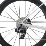 Bagnav med SRAM Rival AXS E1 bagskifter på Giant Defy Advanced Pro 1