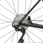 Bagnav med Shimano 105 RD-R7100-DGS bagskifter på Cube Attain SLX