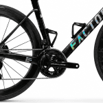 Kranksæt SRAM RED eTAP AXS w på Factor OSTRO VAM 2.0 Dura Ace Di2