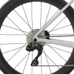 Bagnav med Shimano 105 Di2 bagskifter på Giant Liv EnviLiv Advanced 1