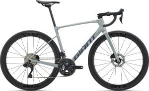 Giant Defy Advanced 0 2027 – Supernova Grey