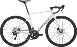 Giant Defy Advanced 2 2027 – Pearl White