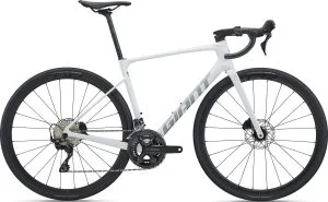 Giant Defy Advanced 2 2027 – Pearl White